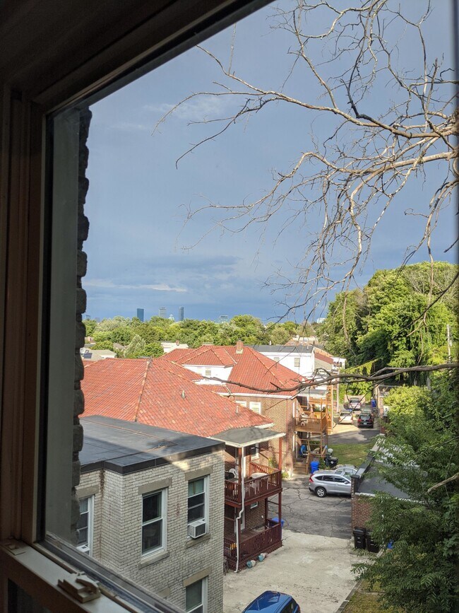 Building Photo - 110 Brainerd Rd