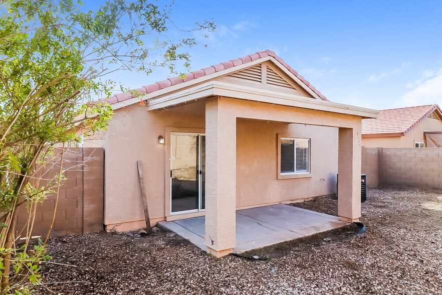 Building Photo - 22332 W Lasso Ln