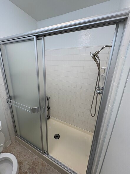 Building Photo - 5718 Ravenspur Dr