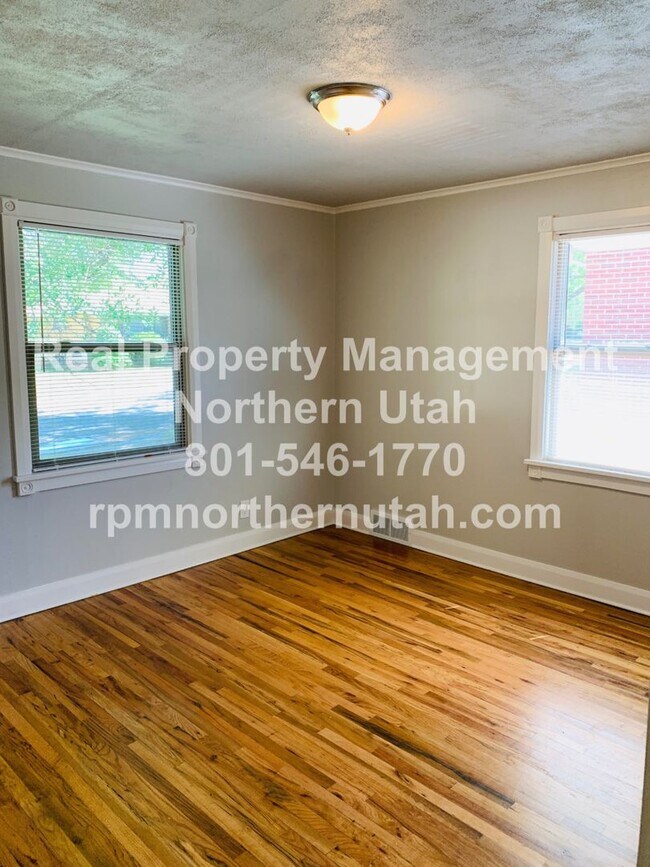 Building Photo - Beautiful 4 Bed 2 Bath Ogden Home Coming S...