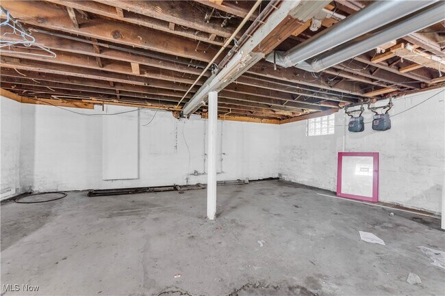 Building Photo - 4732 E 104th St