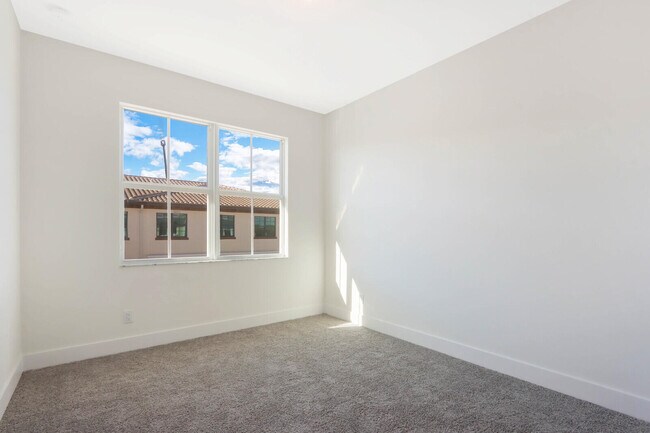 Building Photo - 5352 Sagan Ln