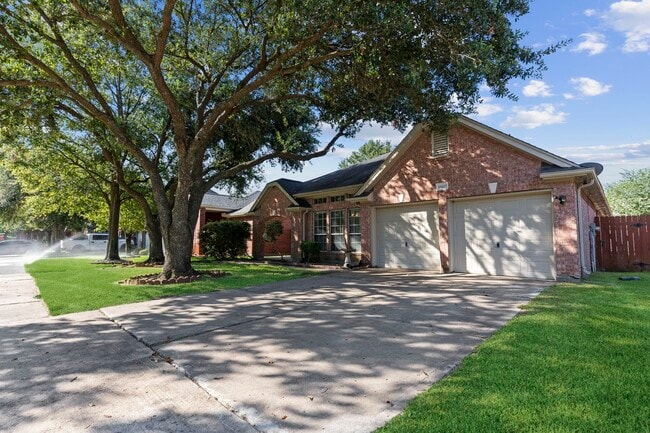 Building Photo - 10415 Courtley St