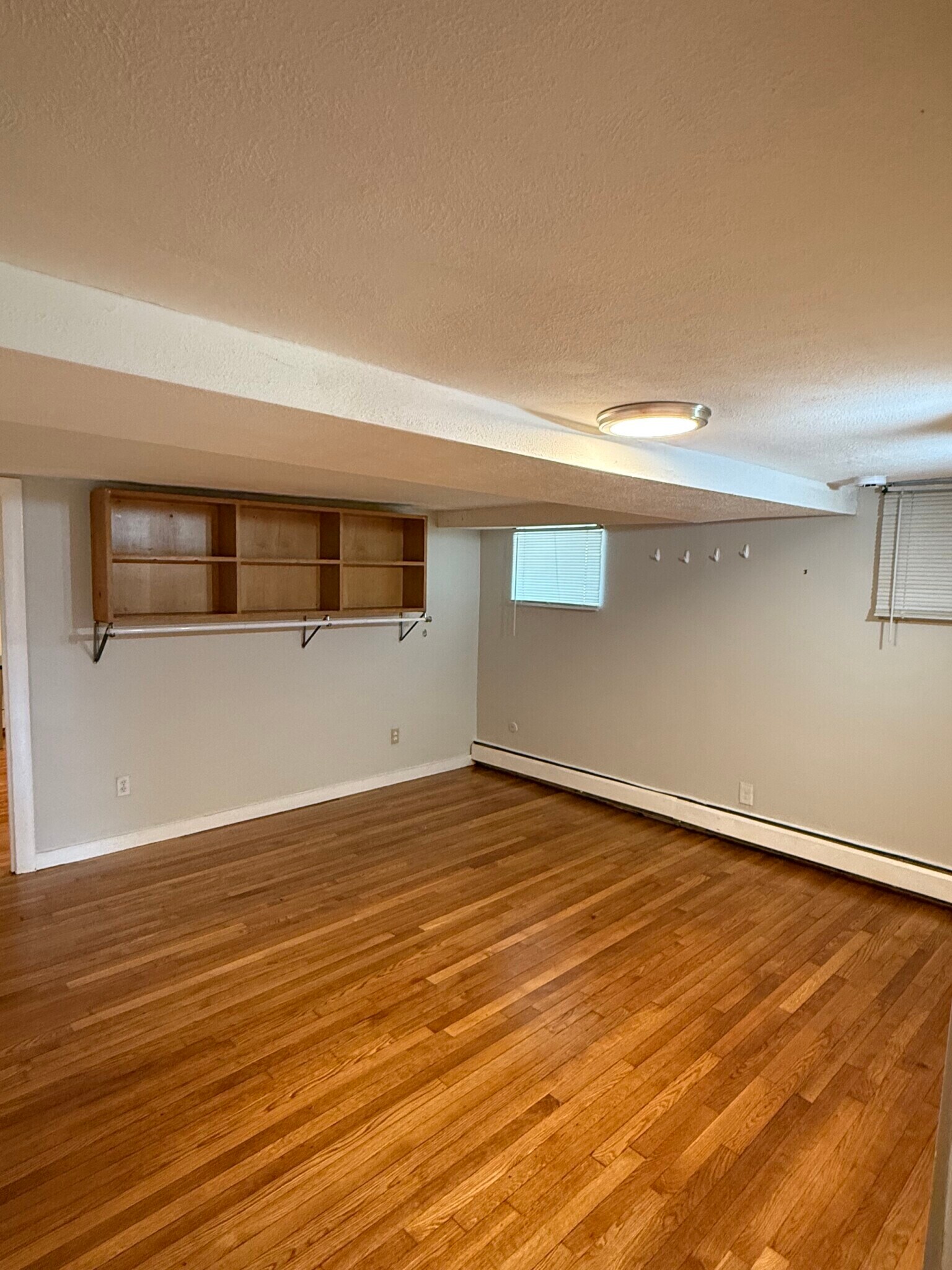 Building Photo - 84 Thorndike St