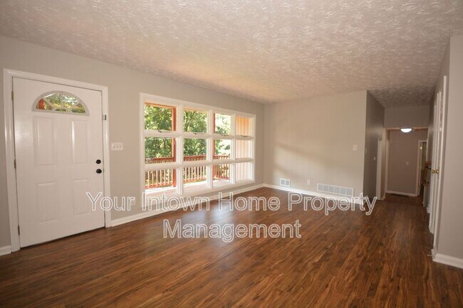 Building Photo - 1864 Flintwood Dr SE