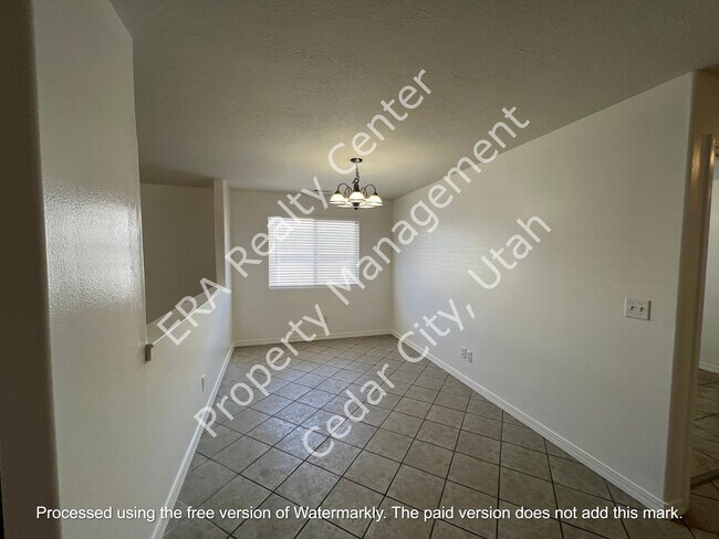Building Photo - 159 E 820 S