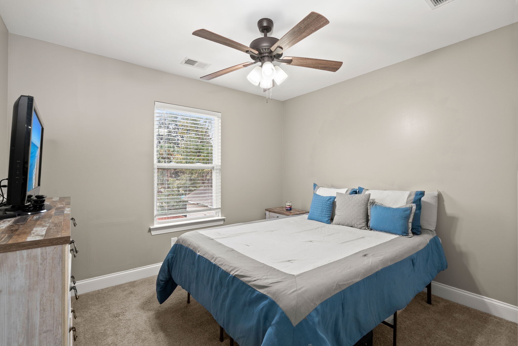 Building Photo - 65 Folly Road Blvd