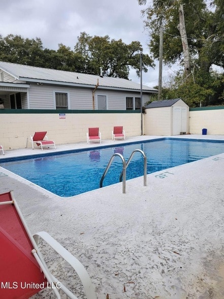 Building Photo - 133 Hopkins Blvd