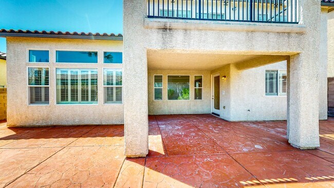 Building Photo - Beautiful 4 bedroom 3 full bath home with 2,902 Sq. FT. of living space.