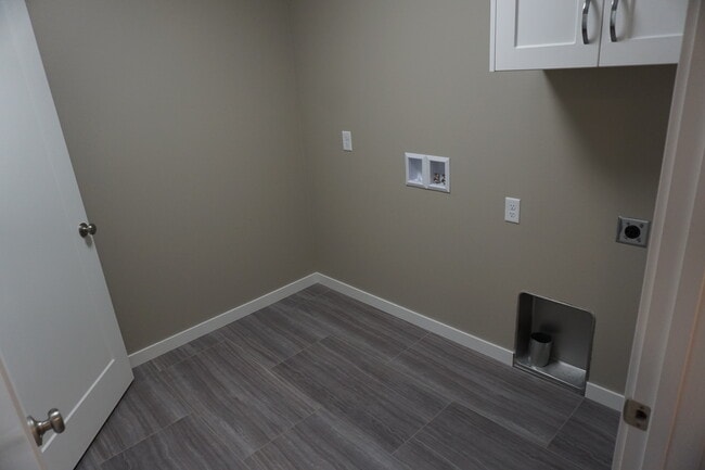 Building Photo - 3811 Stacy Dr