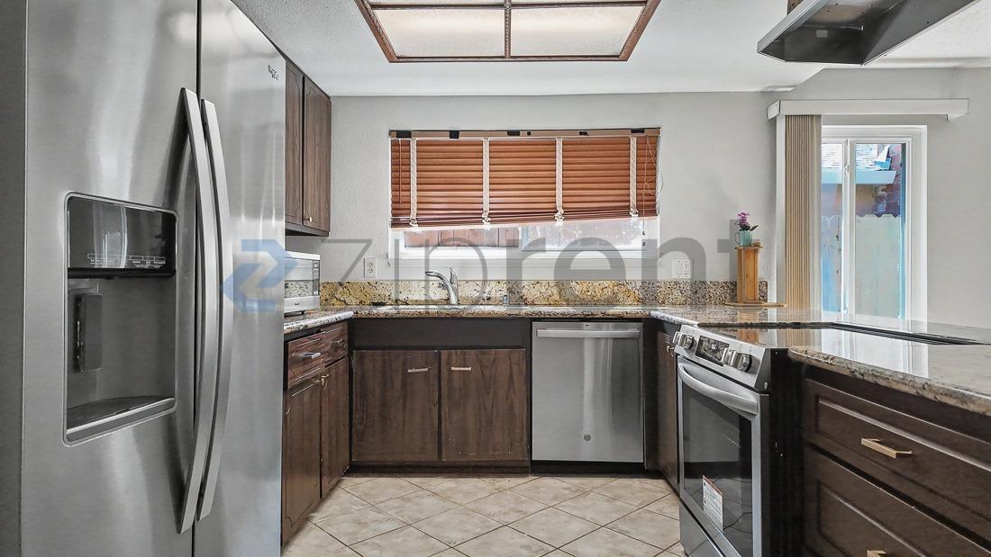 Building Photo - Unit 9517