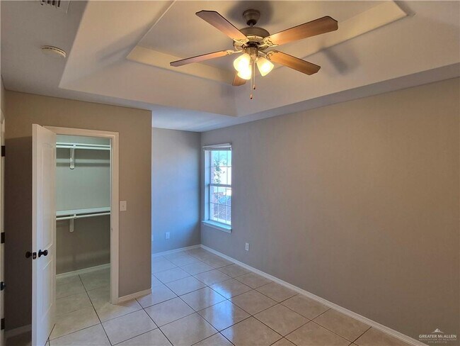 Building Photo - 19 Jade St