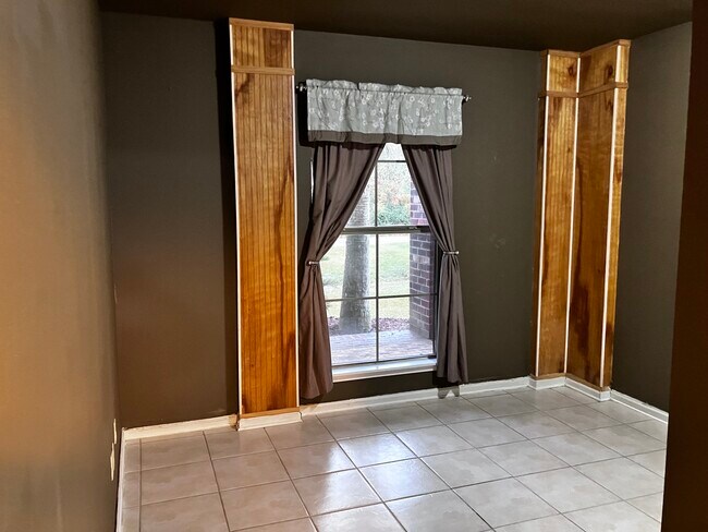 Building Photo - 164 Golden Meadow Dr