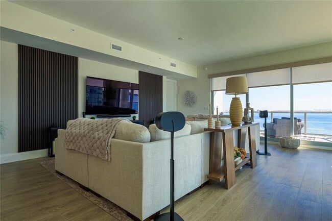 Building Photo - 2910 W Barcelona St