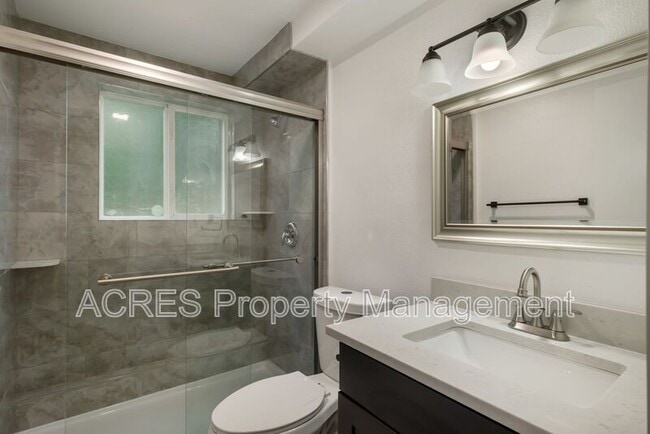 Building Photo - 12126 SE 160th St