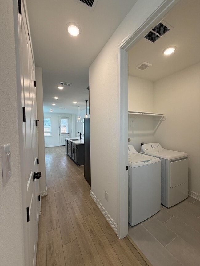 Building Photo - 9922 Red Knot St