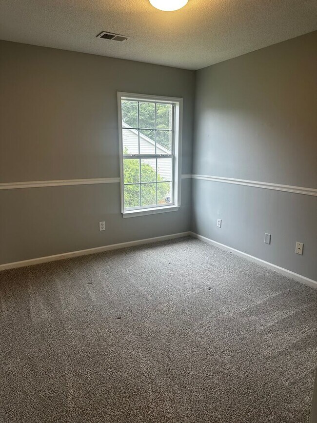 Building Photo - Beautiful 3-Bedroom Home in Ladson
