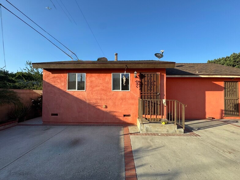 Building Photo - 9603 Kauffman Ave