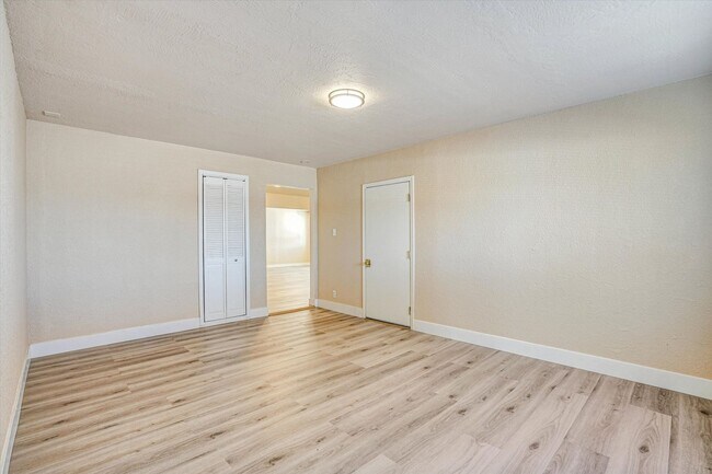 Building Photo - Beautifully Renovated 4 Bedroom Home with 3 Full Bathrooms!