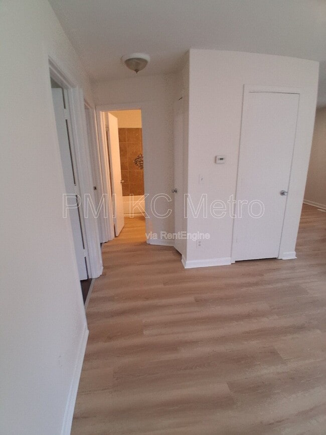 Building Photo - 5623 NE 51st St