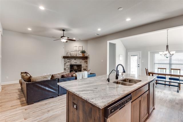 Building Photo - 4401 Dandelion Ln