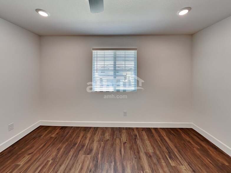 Building Photo - 8902 Tiger Tooth Ave