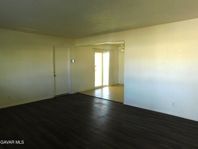 Building Photo - 9236 Bay