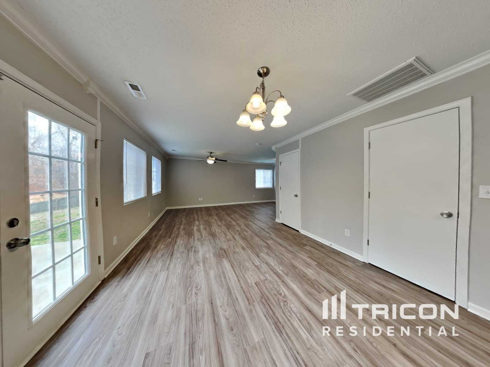 Building Photo - 7 Selsey Ct