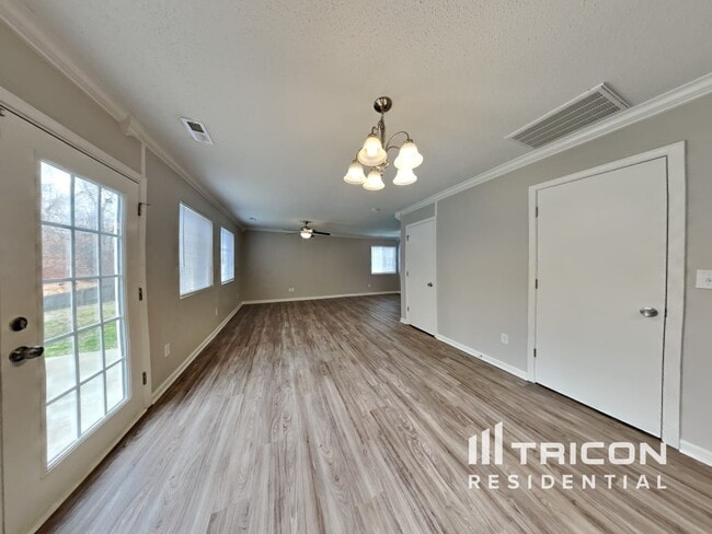 Building Photo - 7 Selsey Ct