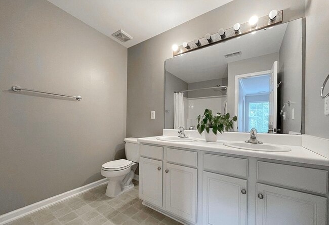 Building Photo - 2709 Willow Pines Pl