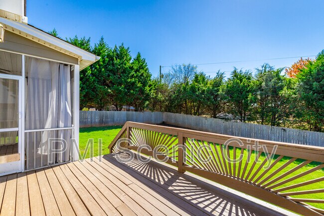 Building Photo - 8802 Mckenzie Farm Dr