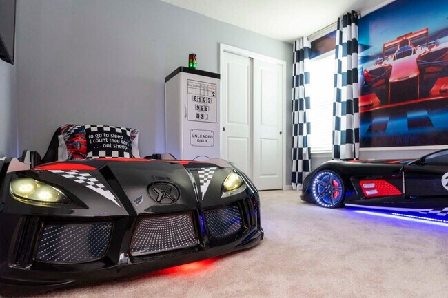 Building Photo - 3413 Lilac Wy