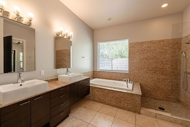 Building Photo - 308 Terrace Dr