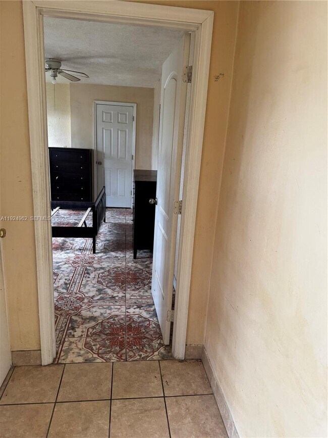 Building Photo - 3491 NW 33rd Ct