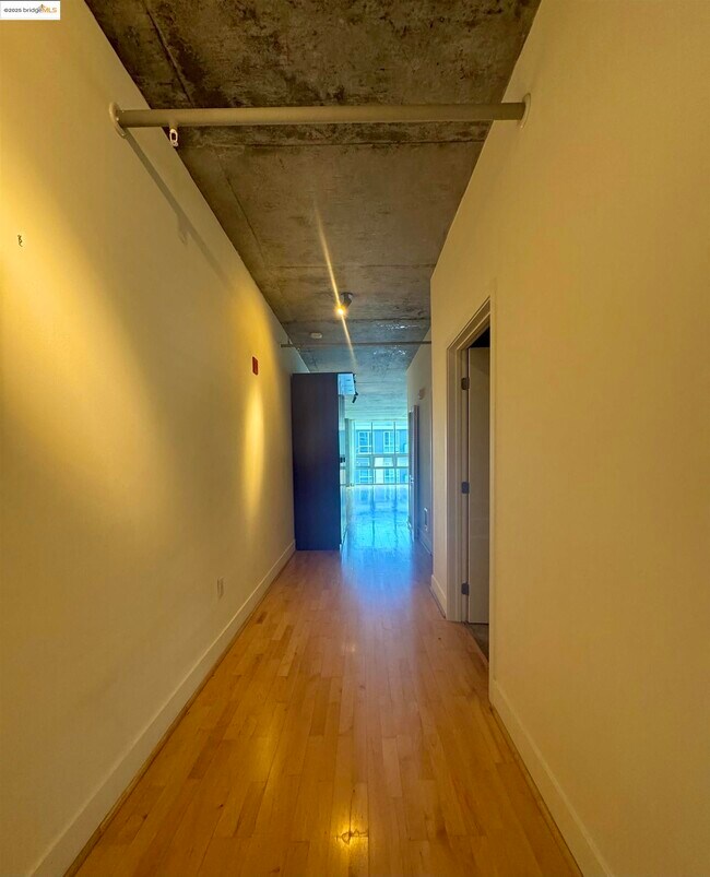 Building Photo - 311 Oak St