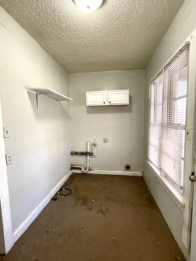 Building Photo - 111 5th Ave NW