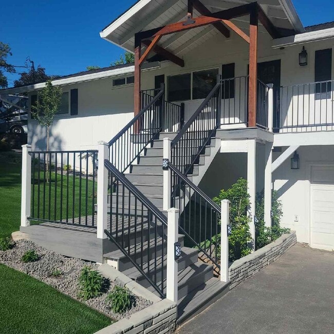 Building Photo - Energy-Efficient & Stylish Sonora Home wit...