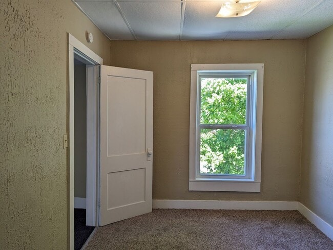 Building Photo - 626 Washington St