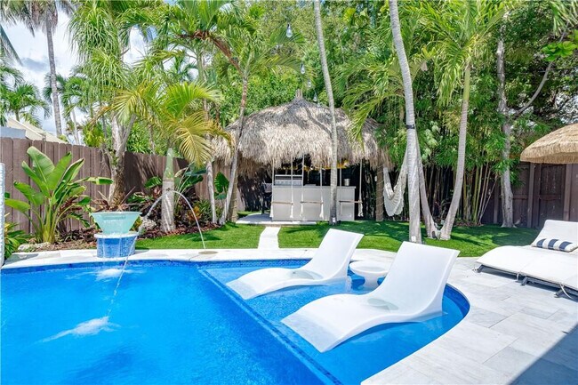 Building Photo - 417 NE 15th Ave