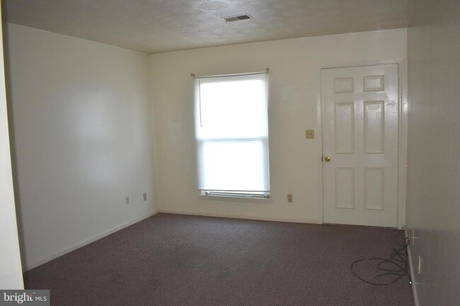 Building Photo - 5986 Broad St