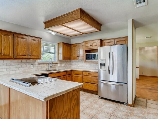 Building Photo - 10511 Hibbs Ln