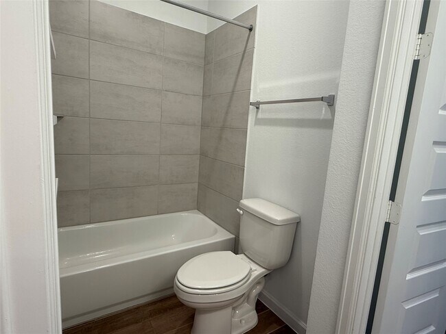 Building Photo - 4942 Hitchings Ct