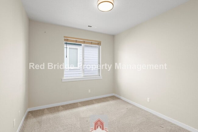 Building Photo - 17325 SW Goldcrest Ln