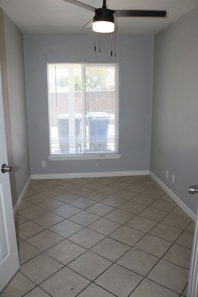 Building Photo - Two Bedroom plus BONUS Room in Pittsburg Single Story Four-plex- OPTIONAL DETACHED GARAGE AVAILABLE!