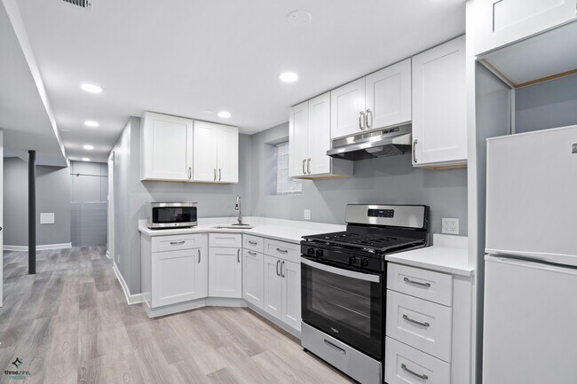 Building Photo - 5329 N Central Ave