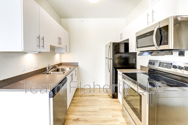 Building Photo - 1220 Mapleton Ave
