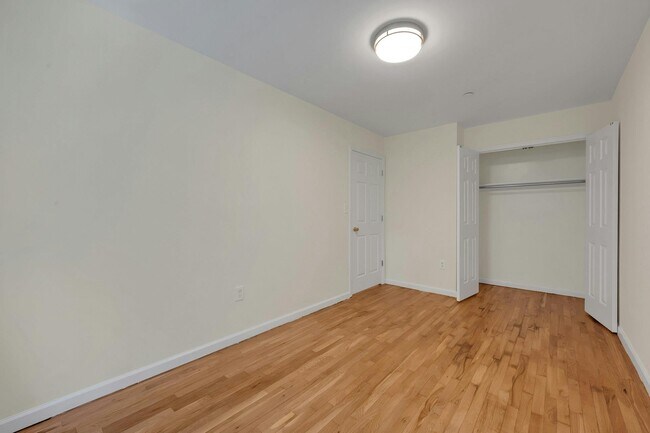 Building Photo - 3313 Rombouts Ave
