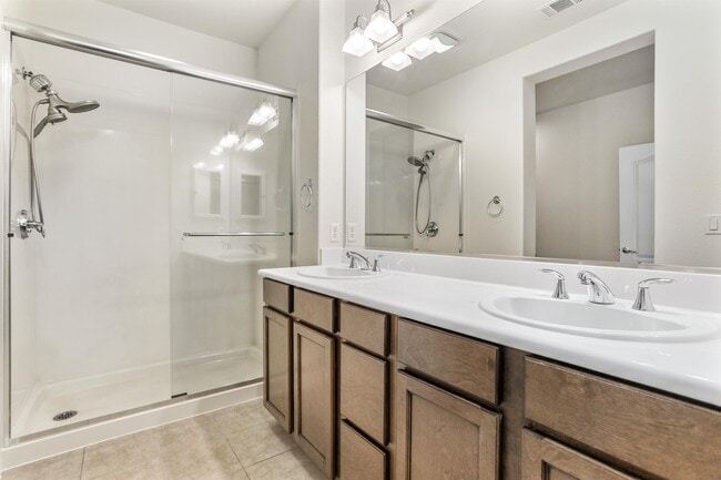 Building Photo - 2189 Beech Cir