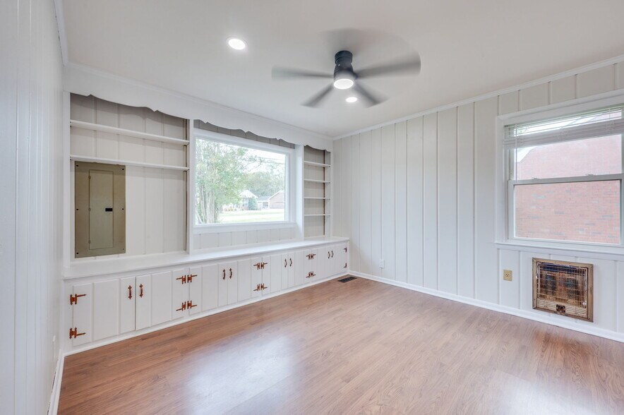 Building Photo - 5003 Hasty Dr