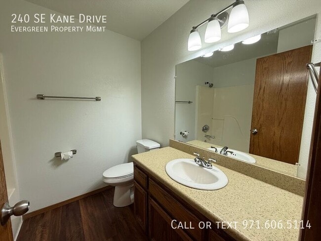 Building Photo - 240 SE Kane Dr